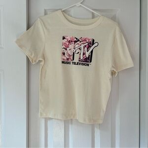 MTV T-shirt cropped junior size XL, flower logo on front NWOT